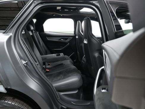 Used 2021 Jaguar F-PACE SVR image 70