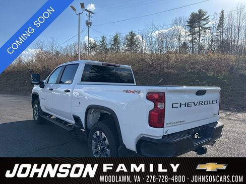 Used 2025 Chevrolet Silverado 2500 Custom w/ Custom Value Package image 5