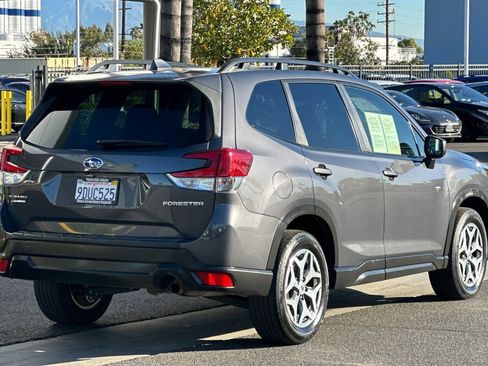 Used 2023 Subaru Forester Premium image 4