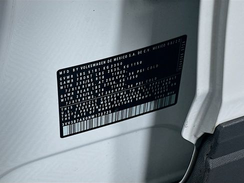 Used 2022 Volkswagen Tiguan SE w/ Panoramic Sunroof Package image 12