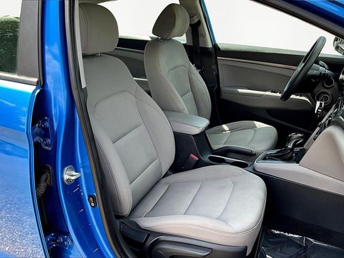 Used 2017 Hyundai Elantra SE image 28