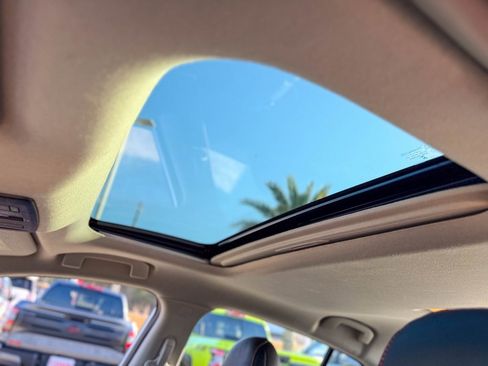 Used 2025 Nissan Sentra SR w/ SR Premium Package image 12