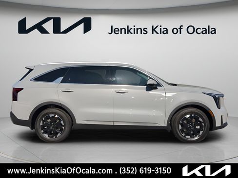 New 2026 Kia Sorento S w/ S Panoramic Sunroof Package FWD image 2