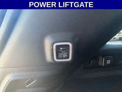 Used 2023 Jeep Grand Cherokee Overland AWD/4WD image 16
