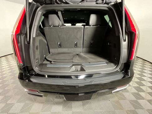 Used 2023 Cadillac Escalade Luxury image 28