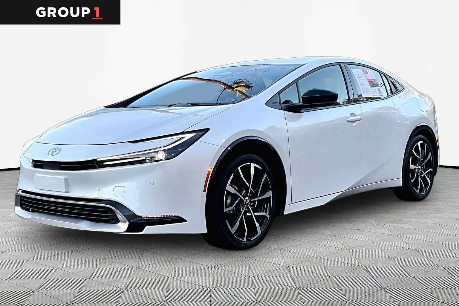 Used 2026 Toyota Prius Plug-In Hybrid FWD image 1