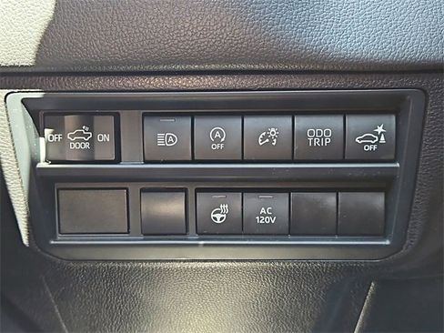 Used 2024 Toyota Tundra Limited image 28