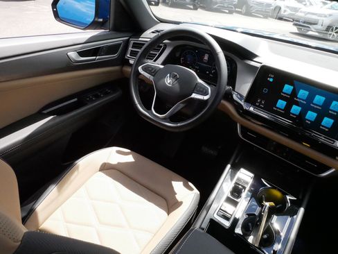 Certified 2025 Volkswagen Atlas Cross Sport SE AWD/4WD image 9