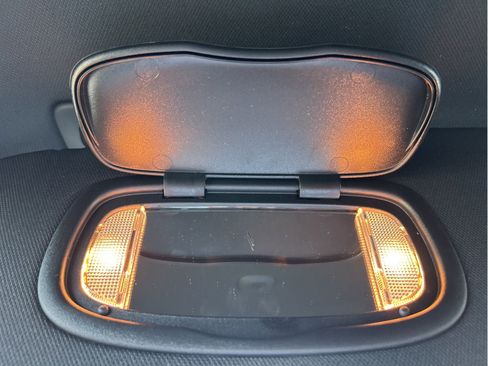 Used 2026 Chrysler Voyager LX FWD image 22
