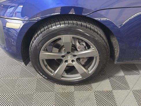 Used 2022 Porsche Macan w/ Premium Package Plus image 12