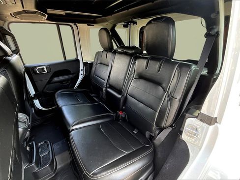 Used 2022 Jeep Wrangler Unlimited Sahara w/ Cold Weather Group image 26