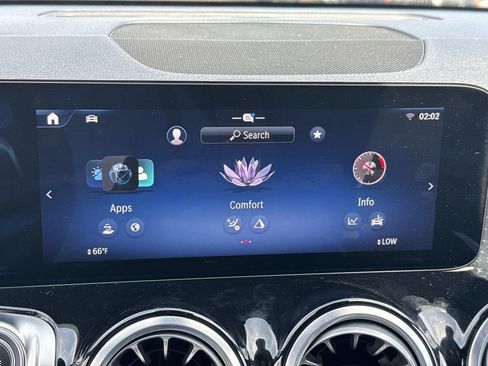 Used 2025 Mercedes-Benz GLB 250 image 25
