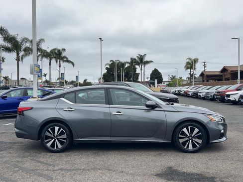 Used 2022 Nissan Altima 2.5 SV FWD image 25