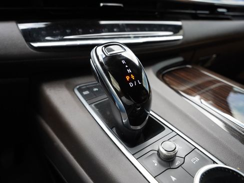 Certified 2022 Cadillac Escalade ESV Sport w/ Touring Package image 14