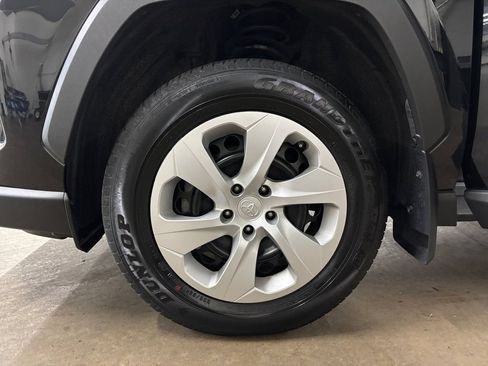 Used 2024 Toyota RAV4 LE AWD/4WD image 31