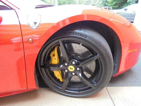 Used 2017 Ferrari 488 GTB RWD image 30