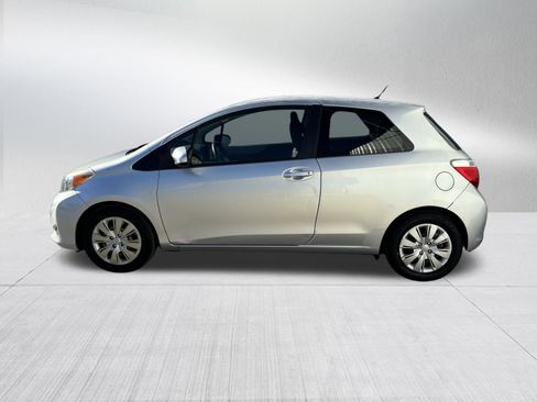 Used 2014 Toyota Yaris L image 4