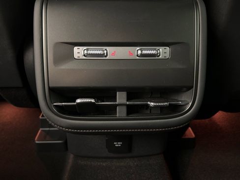 Used 2025 Lincoln Nautilus Premier w/ Equipment Group 102A image 31