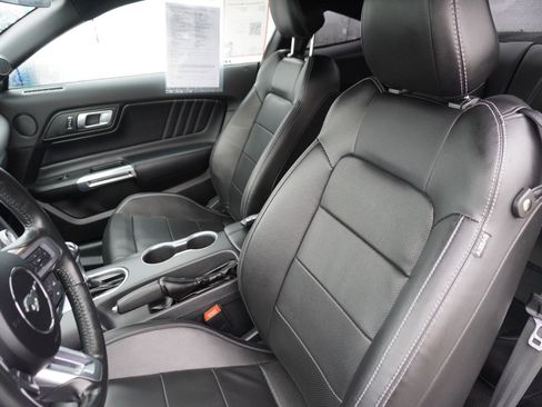 Used 2022 Ford Mustang Premium image 2