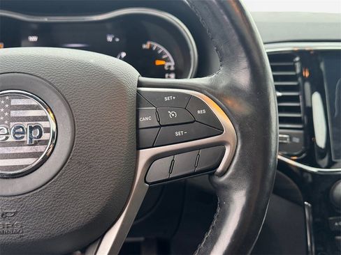 Used 2019 Jeep Grand Cherokee Altitude image 17