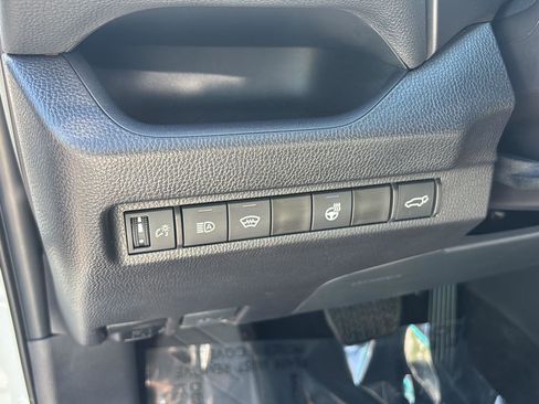 Used 2025 Toyota RAV4 XLE w/ Convenience Package AWD/4WD image 30