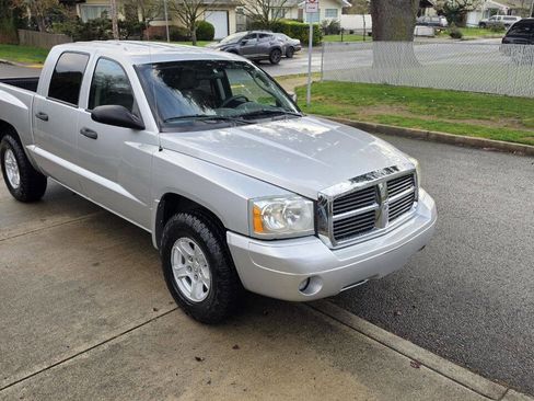 Used 2006 Dodge Dakota SLT image 3