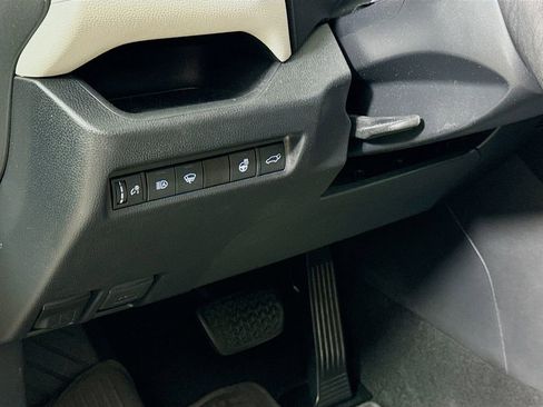 Certified 2020 Toyota RAV4 XLE Premium FWD image 11