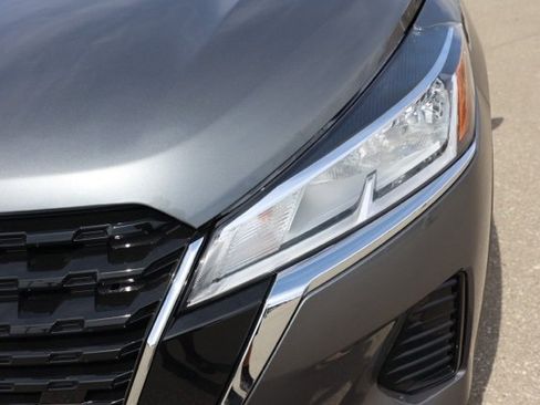 New 2025 Nissan Kicks Play S image 10