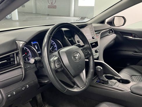Used 2023 Toyota Camry SE image 8