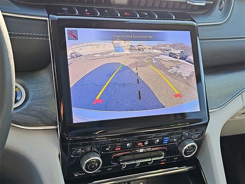 Used 2022 Jeep Grand Cherokee Overland image 20