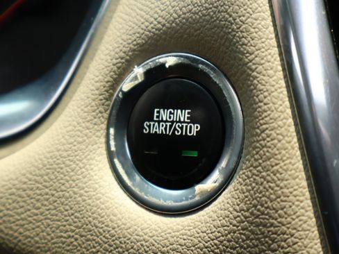 Used 2022 Chevrolet Traverse LS FWD image 14