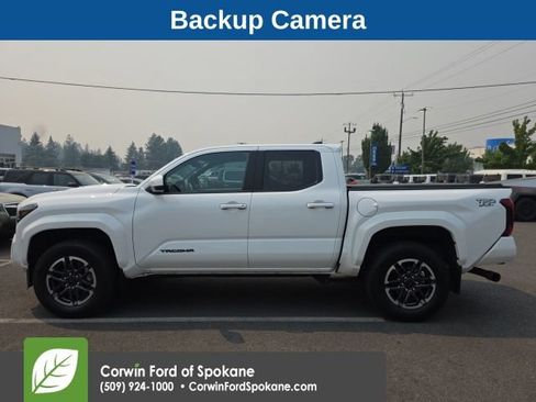 Used 2024 Toyota Tacoma TRD Sport AWD/4WD image 7