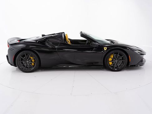Used 2022 Ferrari SF90 Spider AWD/4WD image 6