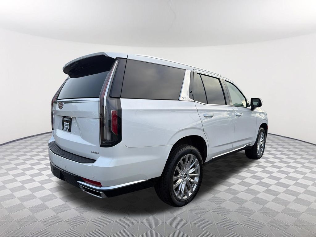 Used 2022 Cadillac Escalade Luxury w/ LPO, Floor Liner Package AWD/4WD image 5