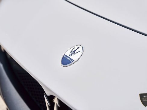Used 2023 Maserati MC20 Spyder RWD image 7