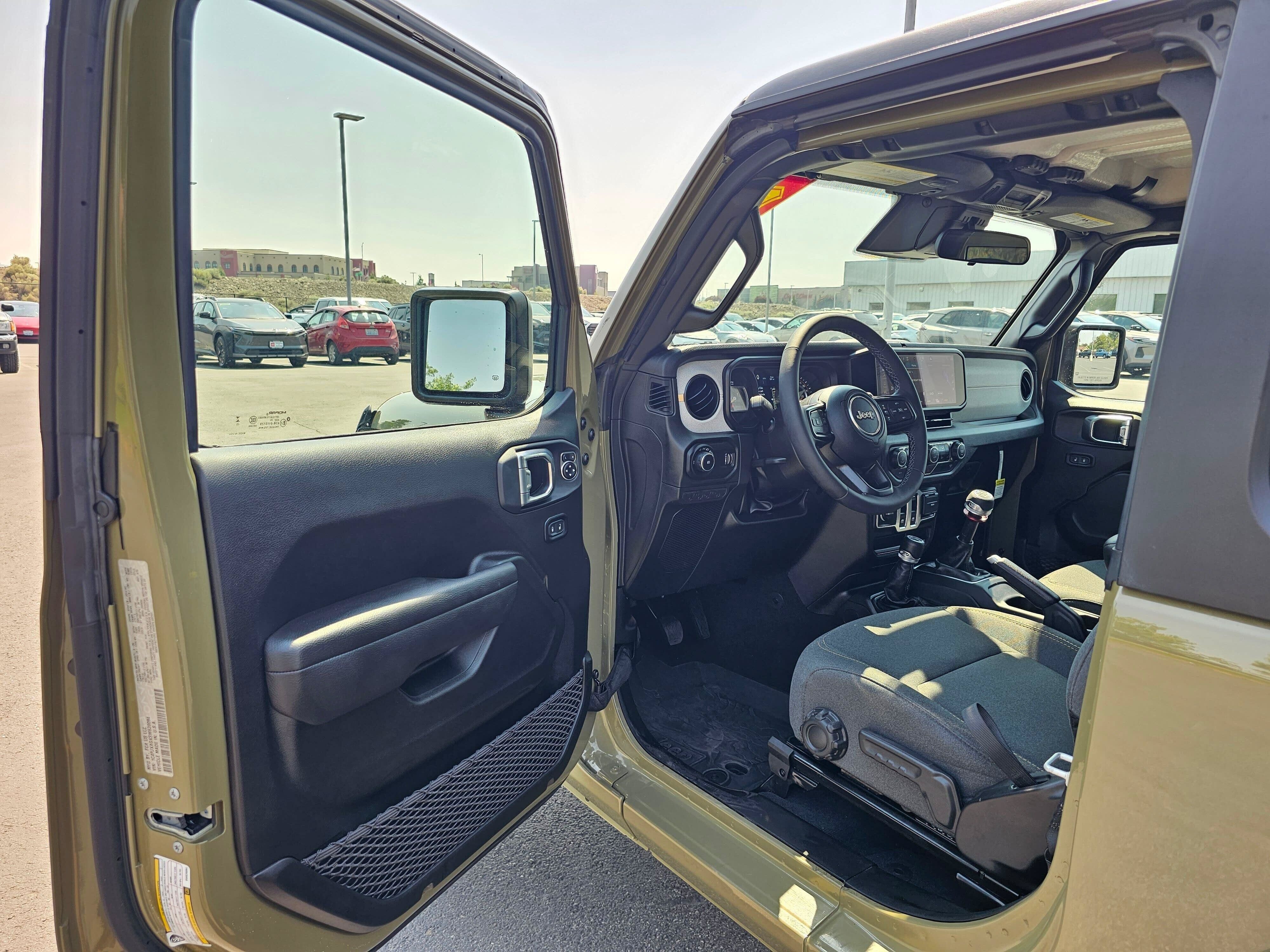 Used 2025 Jeep Wrangler Sport AWD/4WD image 16