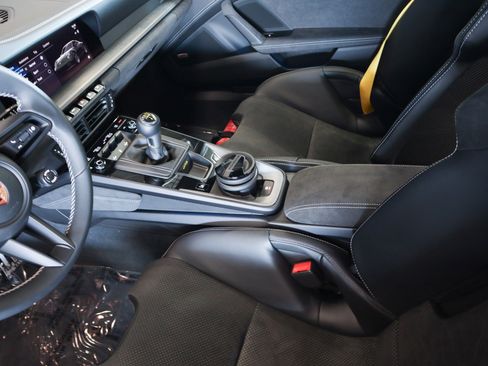 New 2026 Porsche 911 GT3 image 18