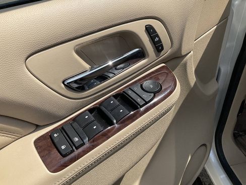 Used 2013 Cadillac Escalade EXT Premium AWD/4WD image 9