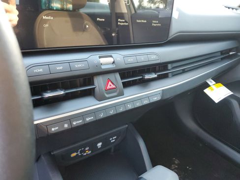Used 2025 Kia K4 FWD image 18