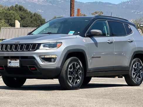 Used 2019 Jeep Compass Trailhawk w/ Leather Interior Group AWD/4WD image 8