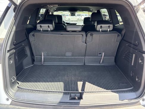 Used 2025 GMC Acadia AT4 AWD/4WD image 11