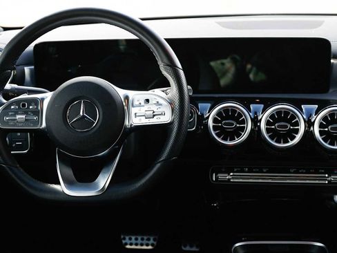 Certified 2022 Mercedes-Benz A 220 4MATIC image 18