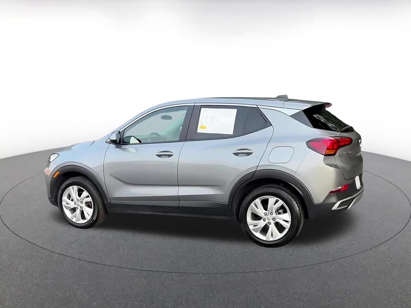 Used 2025 Buick Encore GX Preferred AWD/4WD image 9