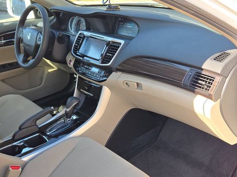 Used 2016 Honda Accord EX image 28