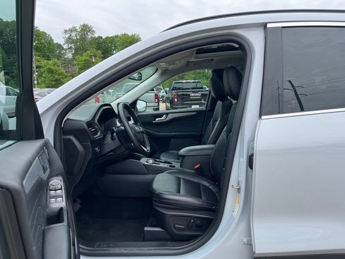 Used 2025 Ford Escape Platinum AWD/4WD image 19