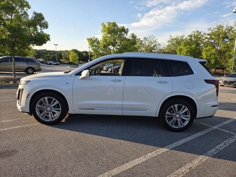 Used 2024 Cadillac XT6 Premium Luxury AWD/4WD image 2