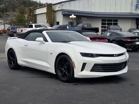 Used 2017 Chevrolet Camaro LT image 3