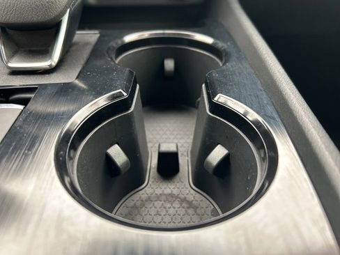 Used 2022 Nissan Rogue SV image 34