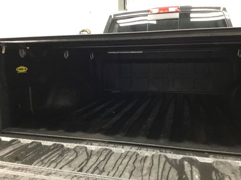 Used 2017 RAM 1500 Laramie w/ Convenience Group AWD/4WD image 17