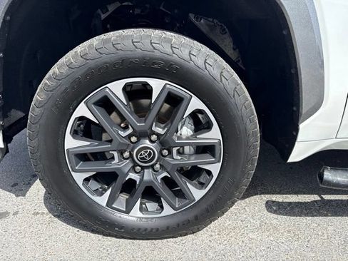 Used 2023 Toyota Tundra Limited AWD/4WD image 4